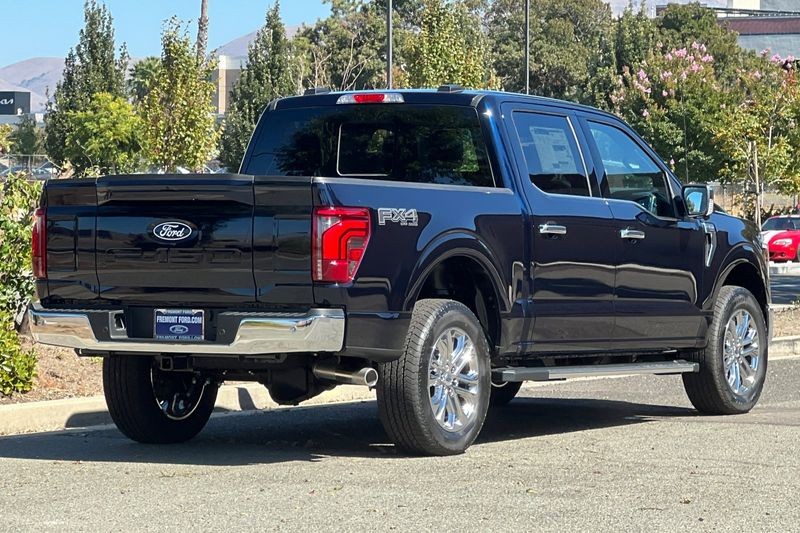 Ford F-150 Vehicle Full-screen Gallery Image 03