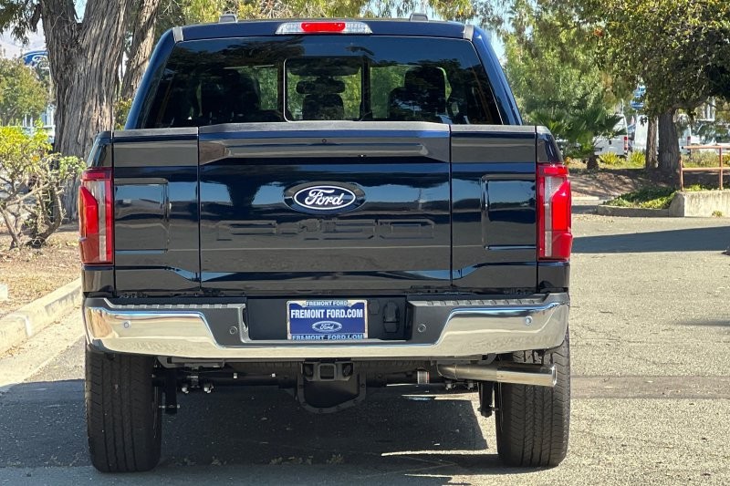 Ford F-150 Vehicle Full-screen Gallery Image 04