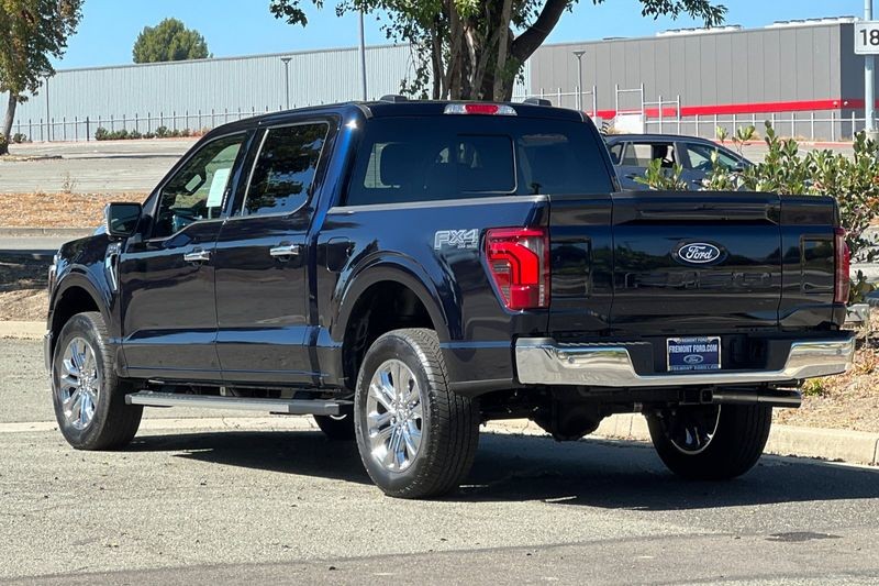 Ford F-150 Vehicle Full-screen Gallery Image 05