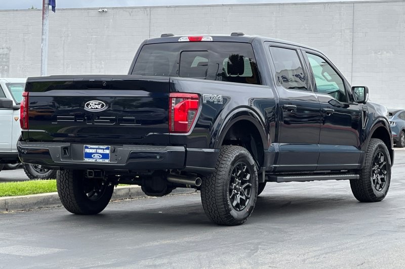 Ford F-150 Vehicle Full-screen Gallery Image 03