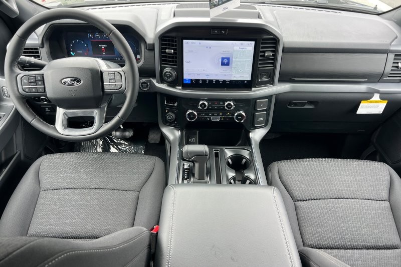 Ford F-150 Vehicle Full-screen Gallery Image 14