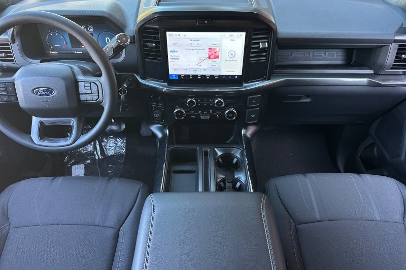 Ford F-150 Vehicle Full-screen Gallery Image 14