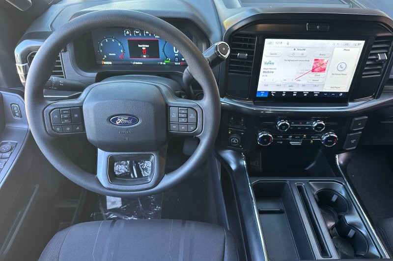 Ford F-150 Vehicle Full-screen Gallery Image 15