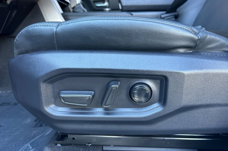 Toyota Sequoia Vehicle Full-screen Gallery Image 13