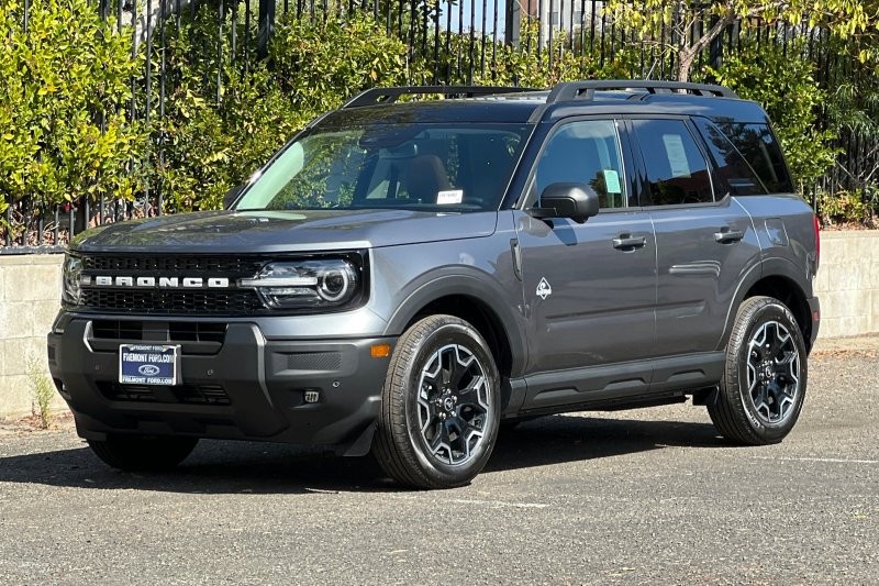 Ford Bronco Sport Vehicle Full-screen Gallery Image 07