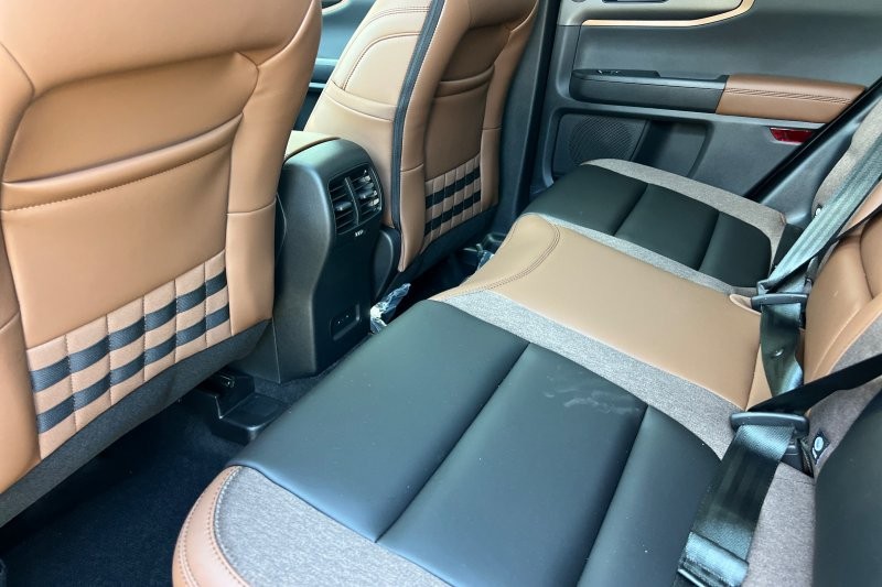 Ford Bronco Sport Vehicle Full-screen Gallery Image 12