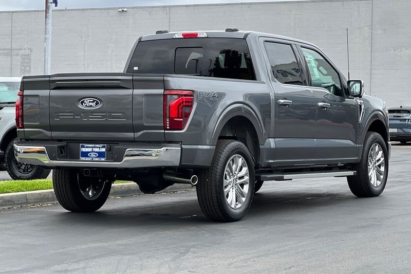 Ford F-150 Vehicle Full-screen Gallery Image 03