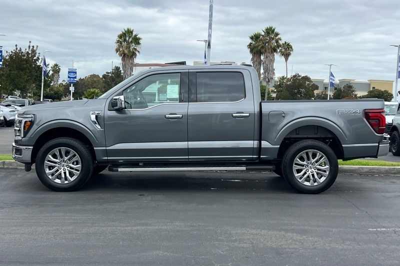 Ford F-150 Vehicle Full-screen Gallery Image 06
