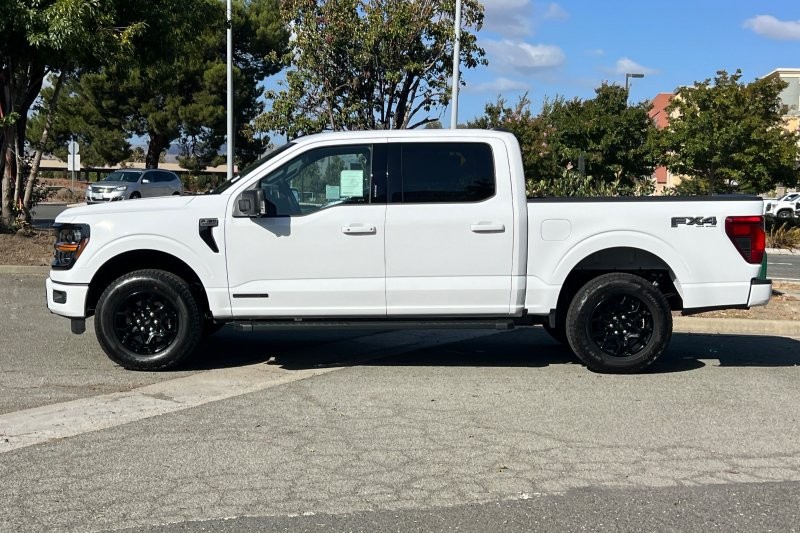 Ford F-150 Vehicle Full-screen Gallery Image 06