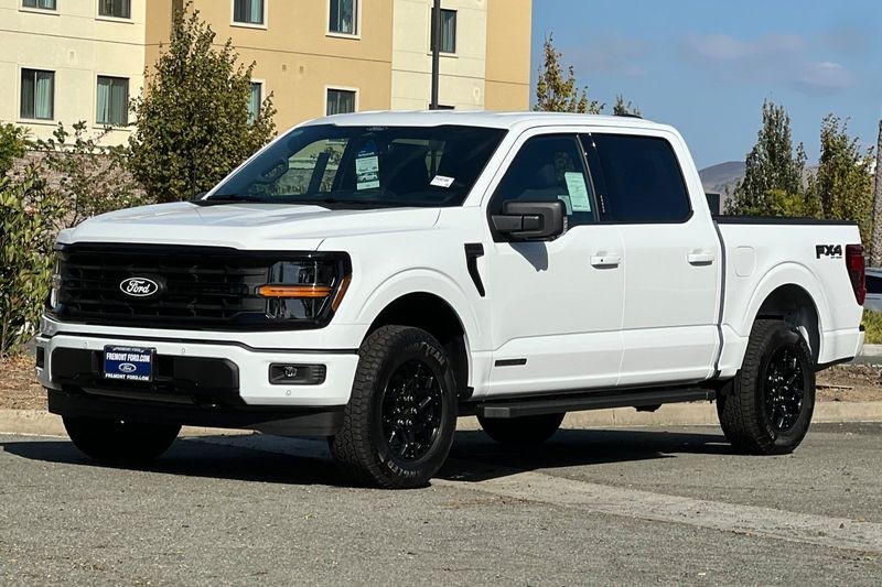 Ford F-150 Vehicle Full-screen Gallery Image 07