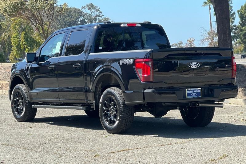 Ford F-150 Vehicle Full-screen Gallery Image 05
