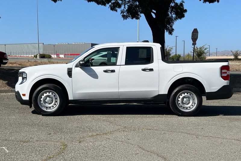 Ford Maverick Vehicle Full-screen Gallery Image 06