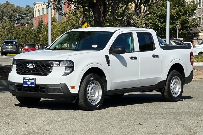 Ford Maverick Vehicle Full-screen Gallery Image 07