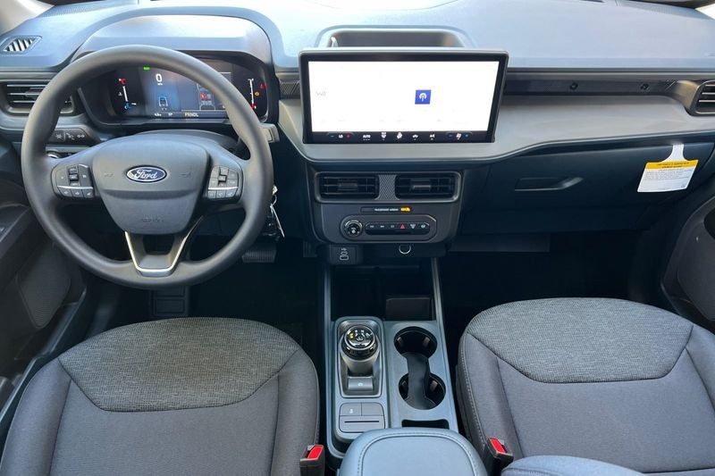 Ford Maverick Vehicle Full-screen Gallery Image 14