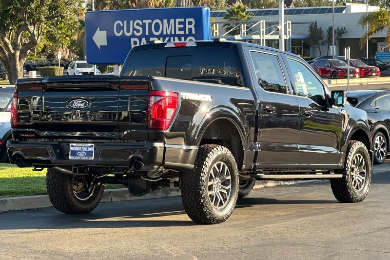 Ford F-150 Vehicle Full-screen Gallery Image 03
