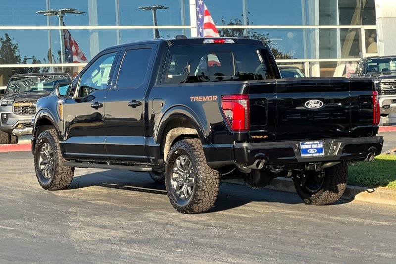 Ford F-150 Vehicle Full-screen Gallery Image 05