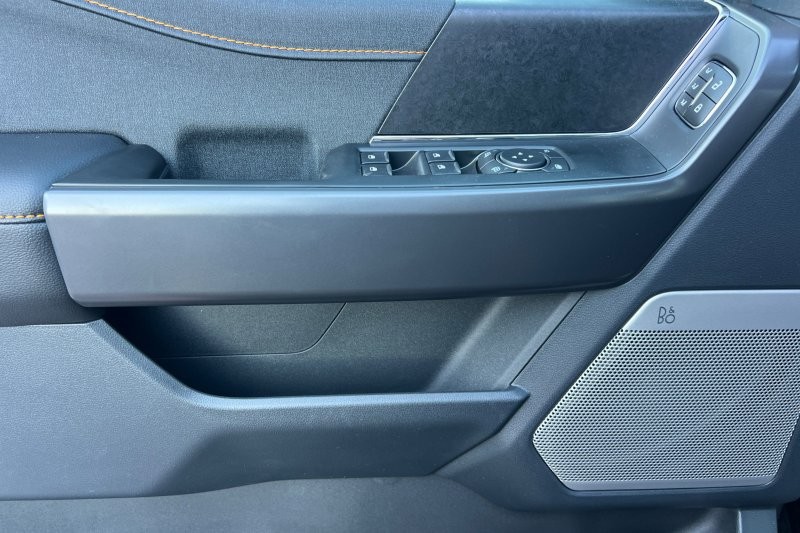 Ford F-150 Vehicle Full-screen Gallery Image 10