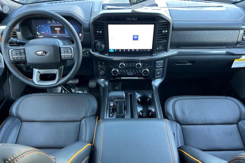 Ford F-150 Vehicle Full-screen Gallery Image 14