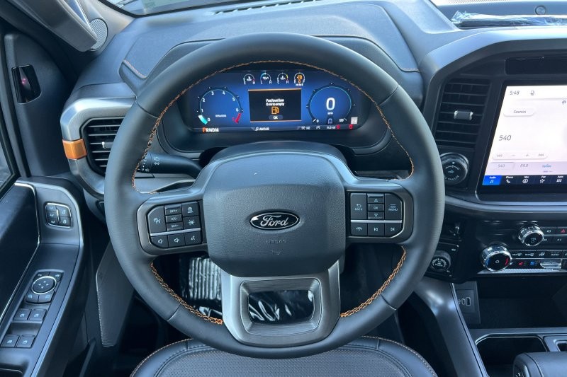 Ford F-150 Vehicle Full-screen Gallery Image 15