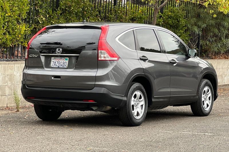 Honda CR-V Vehicle Full-screen Gallery Image 03
