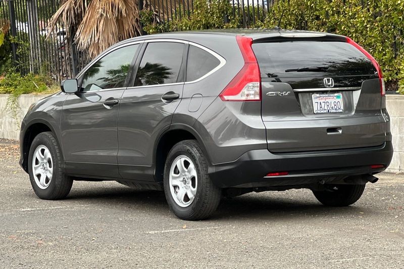 Honda CR-V Vehicle Full-screen Gallery Image 05