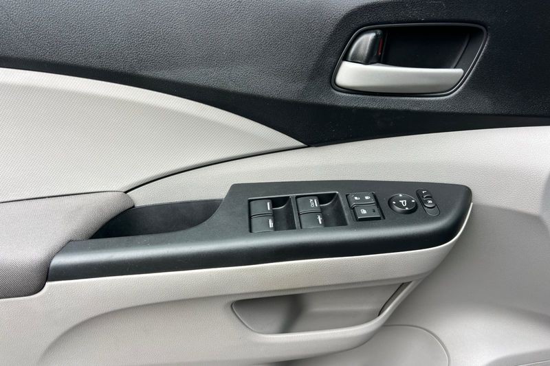 Honda CR-V Vehicle Full-screen Gallery Image 10
