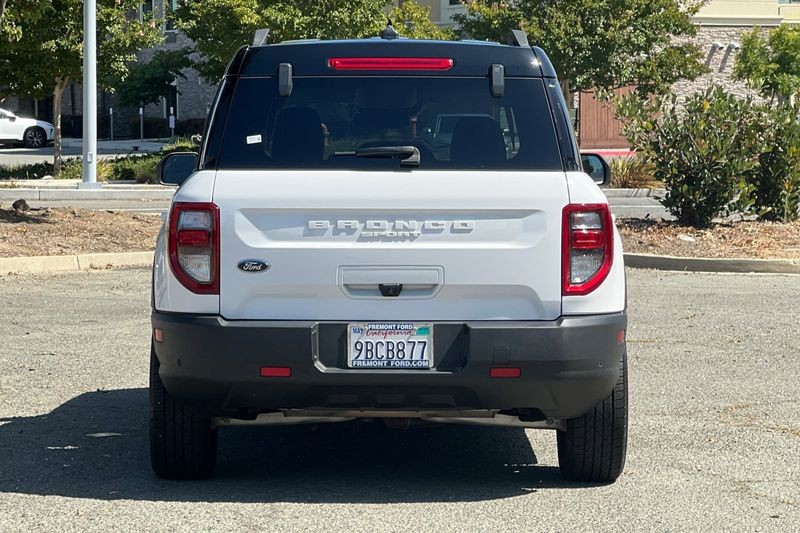 Ford Bronco Sport Vehicle Full-screen Gallery Image 04