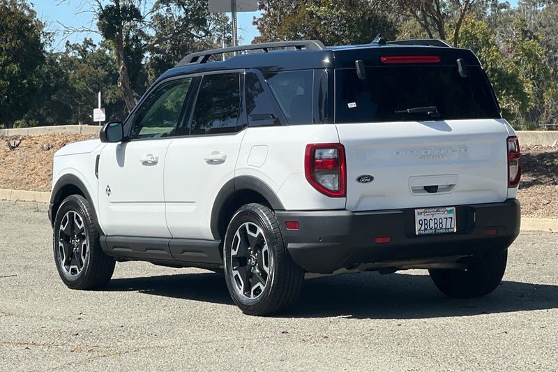 Ford Bronco Sport Vehicle Full-screen Gallery Image 05