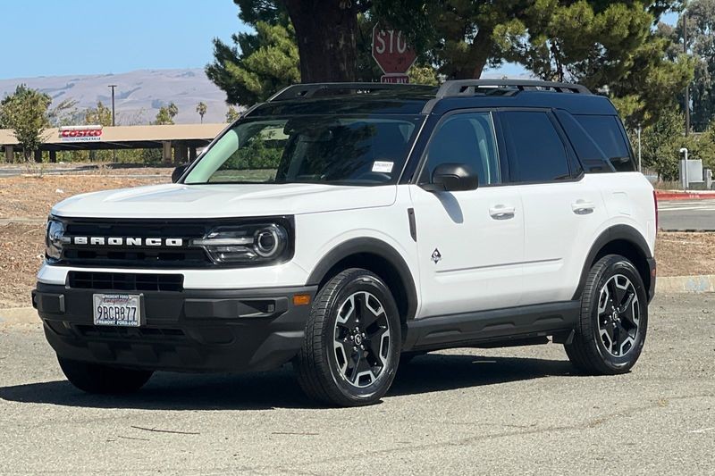 Ford Bronco Sport Vehicle Full-screen Gallery Image 08