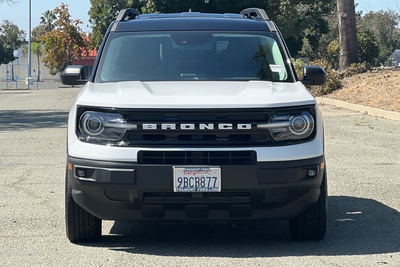 Ford Bronco Sport Vehicle Full-screen Gallery Image 09