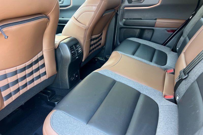 Ford Bronco Sport Vehicle Full-screen Gallery Image 14