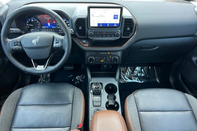 Ford Bronco Sport Vehicle Full-screen Gallery Image 15