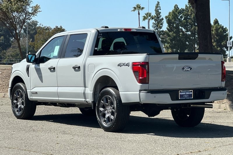 Ford F-150 Vehicle Full-screen Gallery Image 05