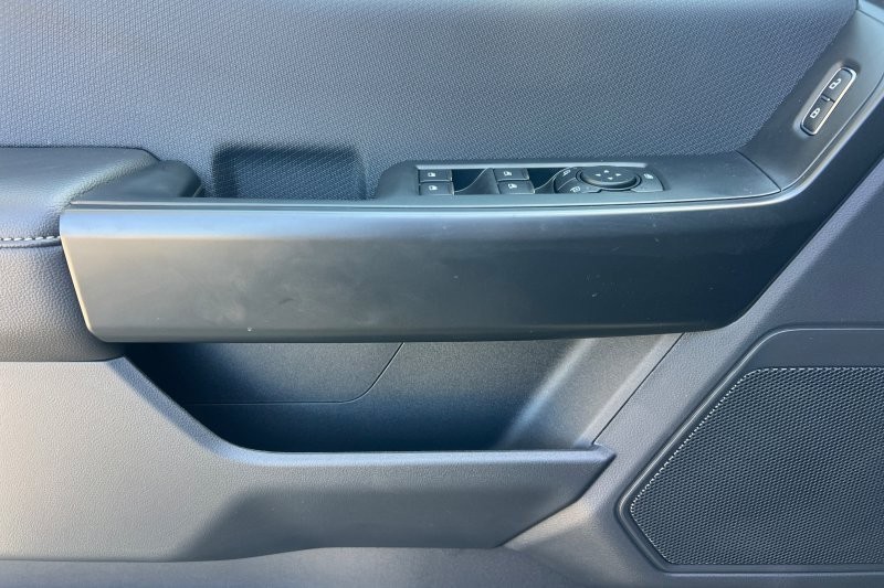 Ford F-150 Vehicle Full-screen Gallery Image 10