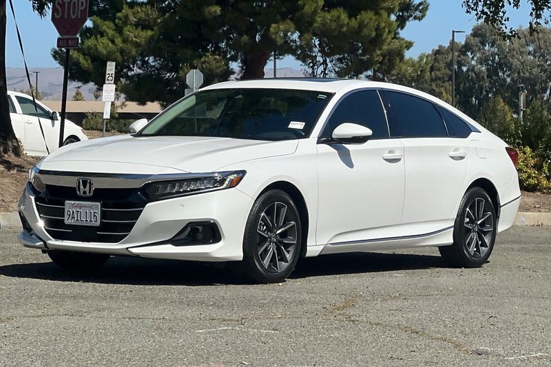 Honda Accord Vehicle Full-screen Gallery Image 08