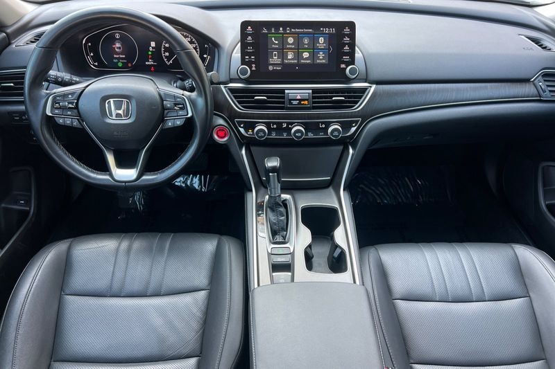 Honda Accord Vehicle Full-screen Gallery Image 15