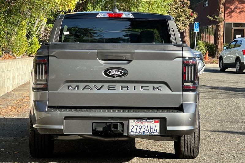 Ford Maverick Vehicle Full-screen Gallery Image 04
