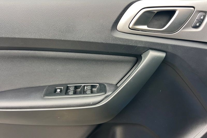 Ford Ranger Vehicle Full-screen Gallery Image 11