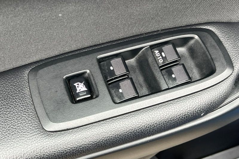 Ford Ranger Vehicle Full-screen Gallery Image 12
