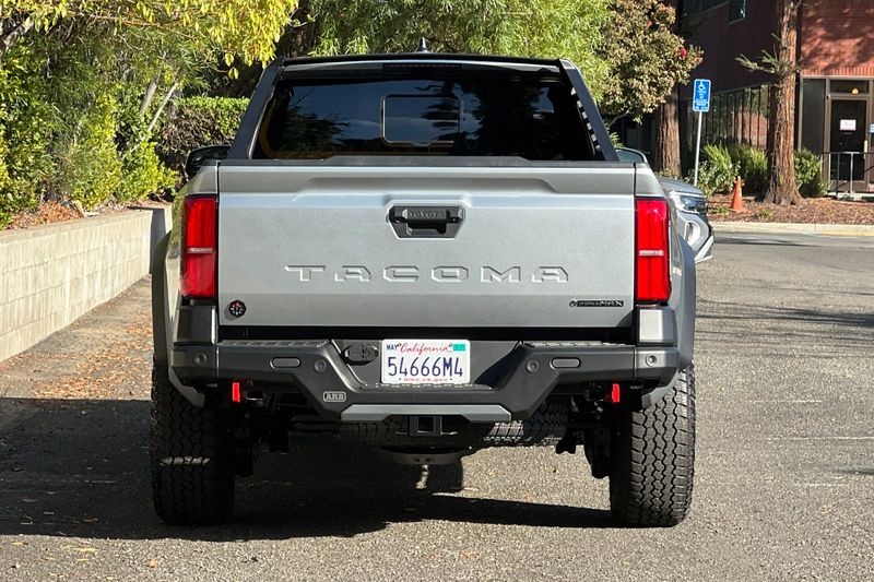 Toyota Tacoma Hybrid Vehicle Full-screen Gallery Image 04