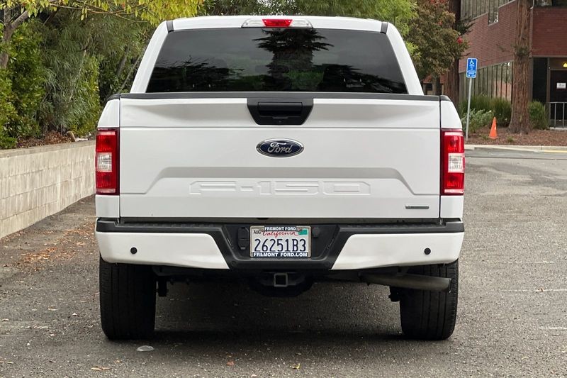 Ford F-150 Vehicle Full-screen Gallery Image 04