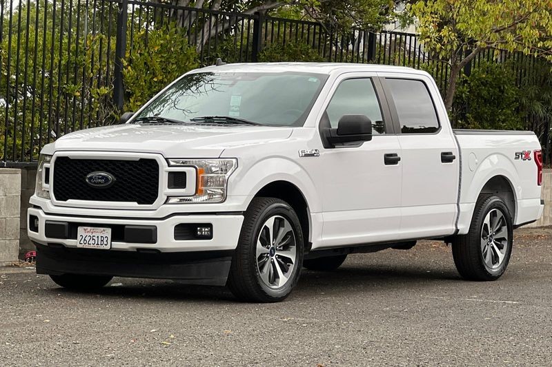 Ford F-150 Vehicle Full-screen Gallery Image 08