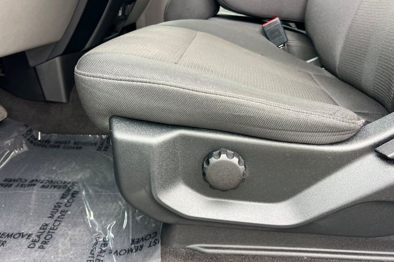 Ford F-150 Vehicle Full-screen Gallery Image 13
