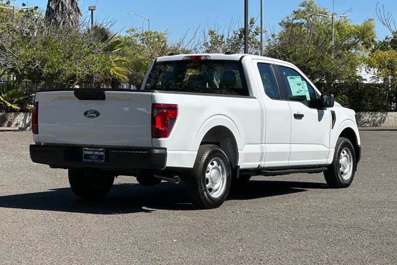 Ford F-150 Vehicle Full-screen Gallery Image 03
