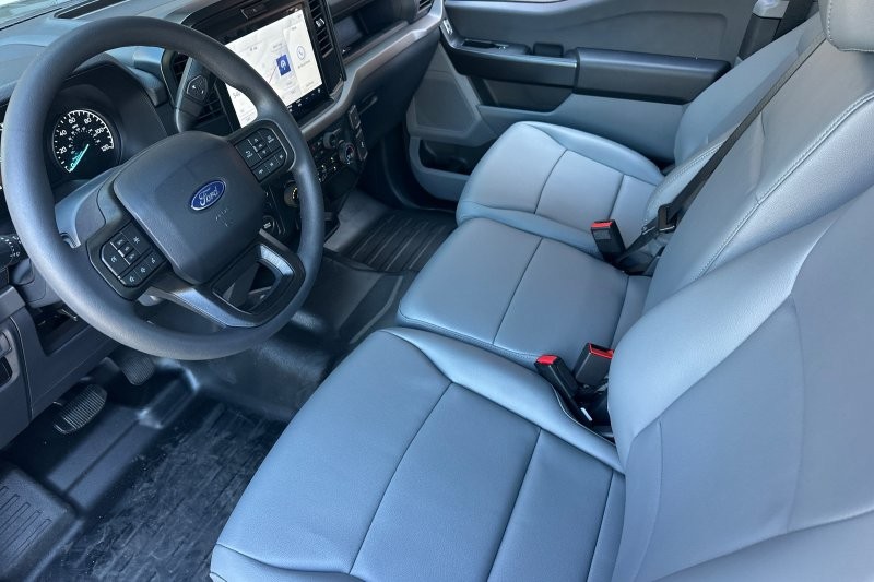 Ford F-150 Vehicle Full-screen Gallery Image 09