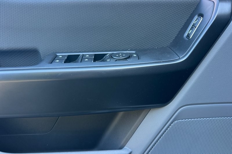 Ford F-150 Vehicle Full-screen Gallery Image 10