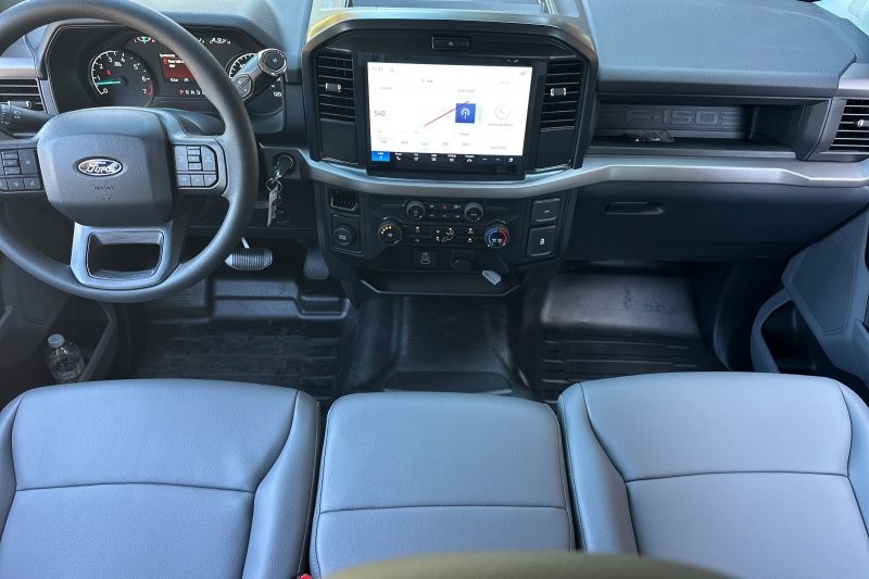 Ford F-150 Vehicle Full-screen Gallery Image 13