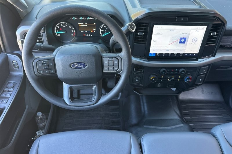 Ford F-150 Vehicle Full-screen Gallery Image 14