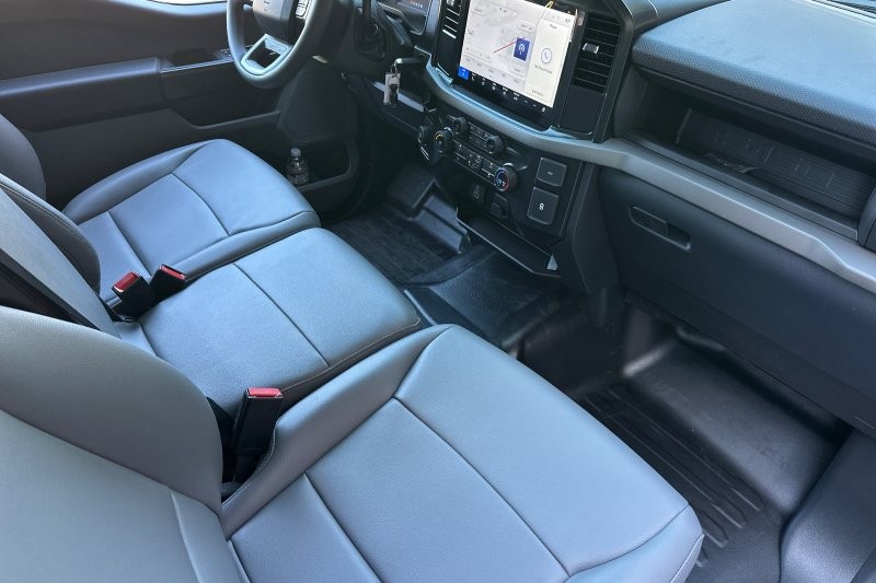 Ford F-150 Vehicle Full-screen Gallery Image 15