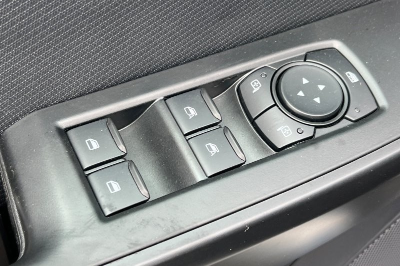 Ford F-150 Vehicle Full-screen Gallery Image 11